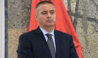 Veljović: Policija neće dozvoliti skrnavljenje državnih simbola