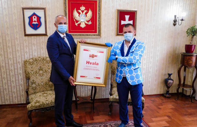 U čast decenijske saradnje plaketa od CKM-a Prijestonici