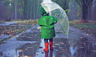 Na sjeveru promjenljivo oblačno povremeno uz kišu, na jugu sunčano