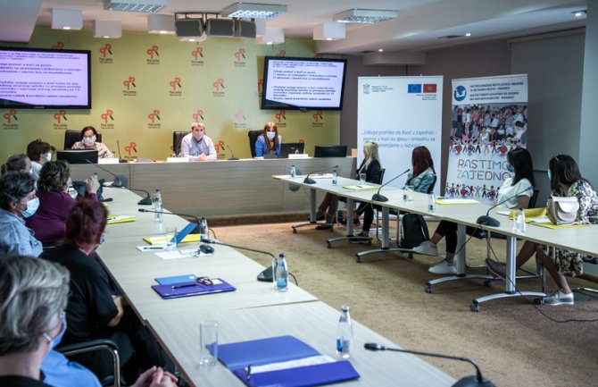 Obuka za 25 saradnika za pomoć u kući za djecu i mlade sa smetnjama u razvoju