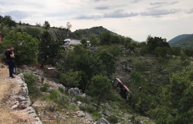  Sudar automobila i autobusa  kod Bogetića, dvije osobe  poginule, najmanje 19 povrijeđenih