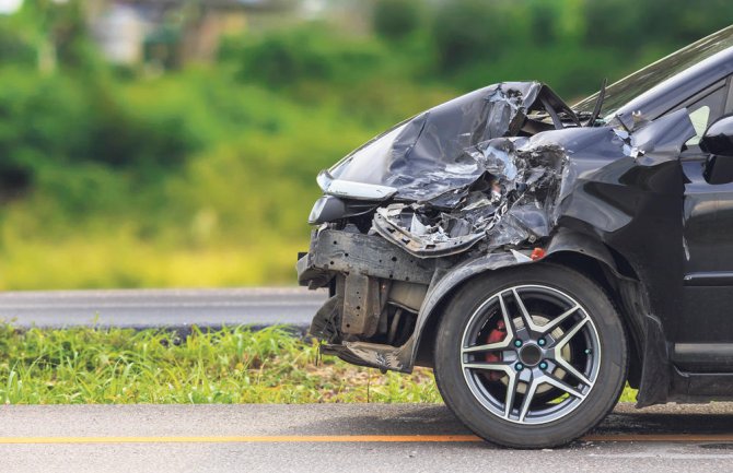 Vozili u suprotnom pravcu na auto-putu, pa izazvali saobraćajnu nesreću