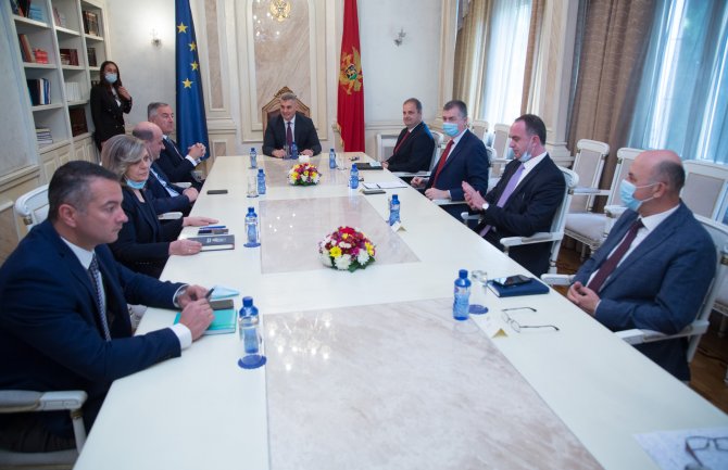 DPS: Nedolazak na sastanak demonstracija neodgovornosti; Demos: Da su htjeli rješenje poziv bi uputili na ozbiljan način