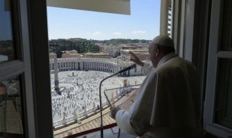 Papa:  Ne može se tolerisati nijedan oblik rasizma