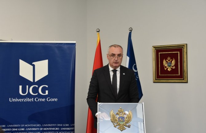 Nikolić reizabran jednoglasno za rektora UCG