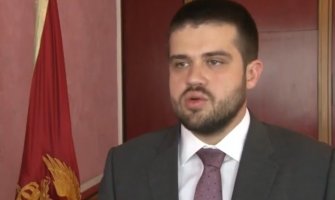 Nikolić: Politička sramota i politička blamaža u Budvi, komična proslava odlaganja poraza