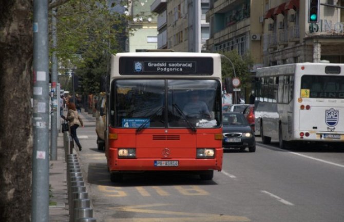 Smanjeni broj putnika i nelegalni prevoz prinudiće prevoznike da parkiraju autobuse