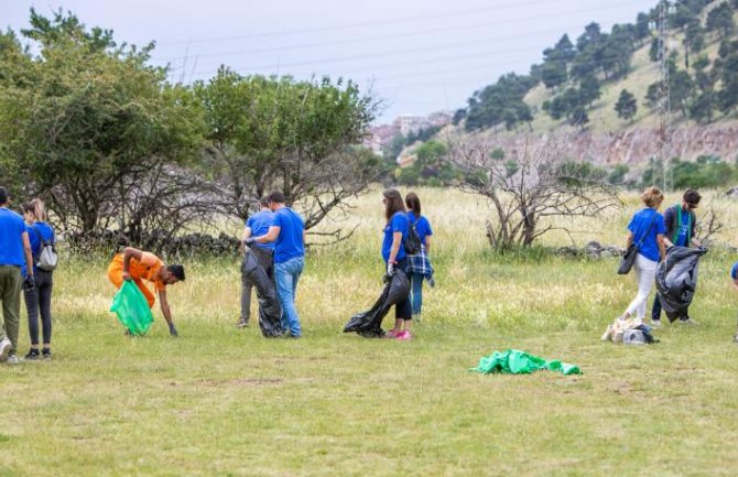 Prikupljeno više od 30 kesa otpada na Duklji i sastavcima rijeka Zete i Morače