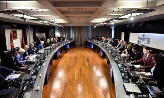 Marković: Ne može sve probleme rješavati Vlada sama