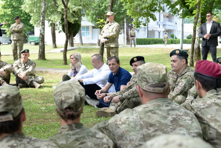 499915046122a0eb24ea1o