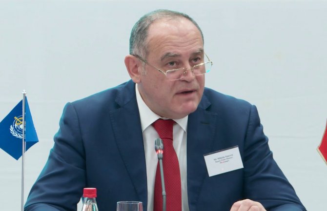 Simović će sjutra uručiti mladim pčelarima rješenja o dodjeli podrške za 2020. 