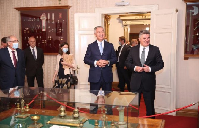 Milanović i Đukanović će prisustvovati tradicionalnom kolu Bokeljske mornarice