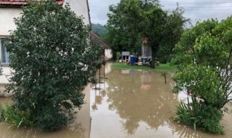 Zapadna Srbija poplavljena: Ljudi evakuisani, velika materijalna šteta, vanredna situacija(VIDEO)