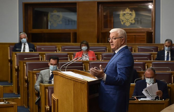 Marković: Neke zarade u državnim kompanijama nepristojno visoke za prilike u kojima živimo