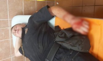 UP:17 osoba privedeno u Budvi, povrijeđen policajac, oštećena zgrada policije i Opštine, polomljen mobilijar (FOTO)