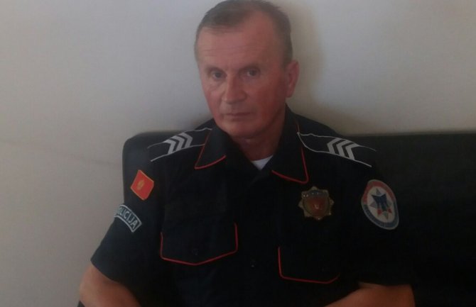 Hrabar i nesebičan čin: Policajac Rajko Minić spasio život ženske osobe koja je skočila sa mosta