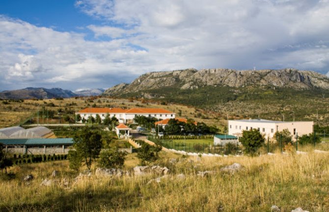 Donacija Opštine Tivat 'Kakarickoj gori' za opremanje prostorije za radno-okupacionu terapiju