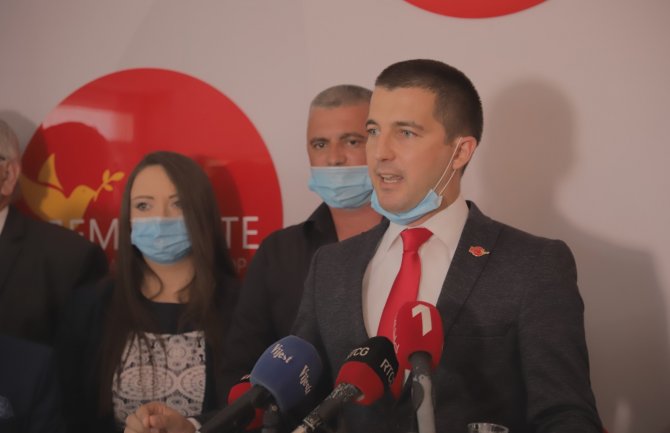 Bečić: Institucije Crne Gore su umrle; Lekić: Hapšenje Krapovića je skandal prve vrste