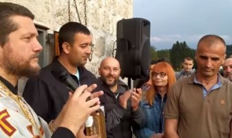 Perović: Lakše bi mi bilo da popnu Ostrog i Cetinjski manastir na vrh Durmitora nego da državni organ odlučuje ko će u njima da služi