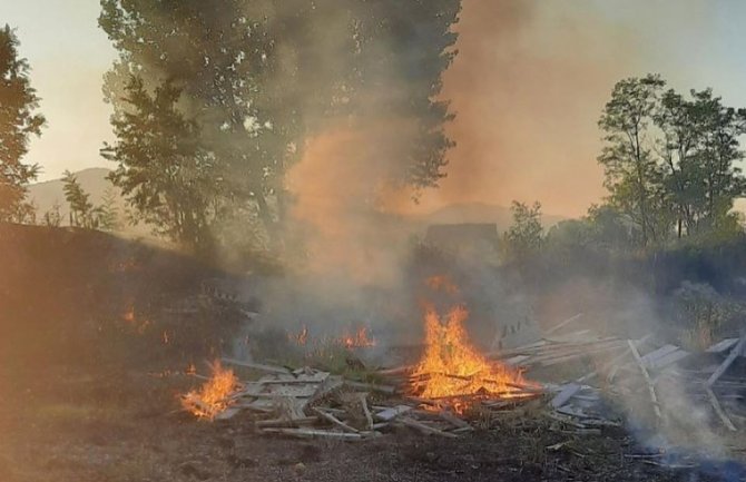 Gasili požare na 17 lokacija (FOTO)