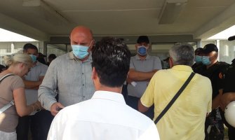 Carević ušao u Opštinu Budve: Totalno bezakonje i okupacija, bićemo uporni