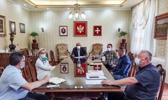 Cetinje: Građani koji su bili u kontaktu sa inficiranim osobama da se testiraju