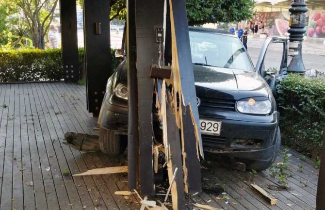 Bar: Vozač pobjegao sa mjesta nezgode, pronađen u pijanom stanju i priveden