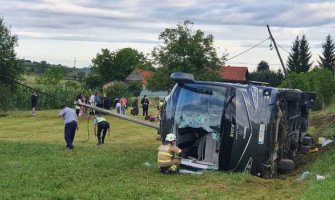 Slovenački autobus sa putnicima iz BIH sletio u Hrvatskoj, šest povrijeđenih