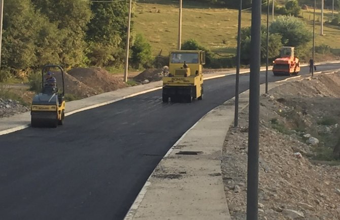 Završena rekonstrukcija Ribarske ulice i dijela puta Plav - Vojno selo - Gusinje