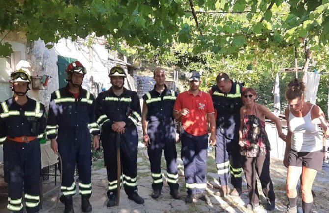 Vatrogasci u Tivtu spasili dvije njemačke turistkinje