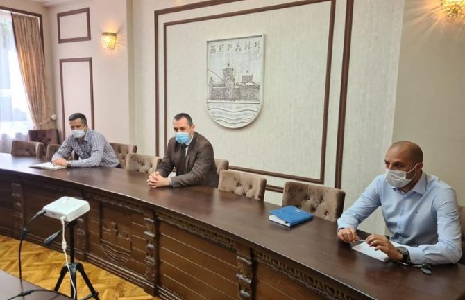Šćekić: Ne želimo da doprinesmo pogoršanju epidemiološke situacije, ali tražimo od NKT da se preispitaju mjere koje važe za Berane 