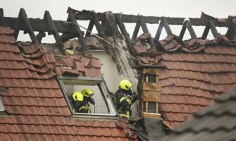 Njemačka: Avion udario u stambenu zgradu, u nesreći ima mrtvih