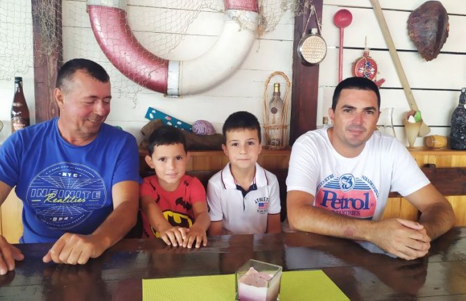 Lokalni ribari otkrili borbeni brod u podmorju u blizini Ade Bojane