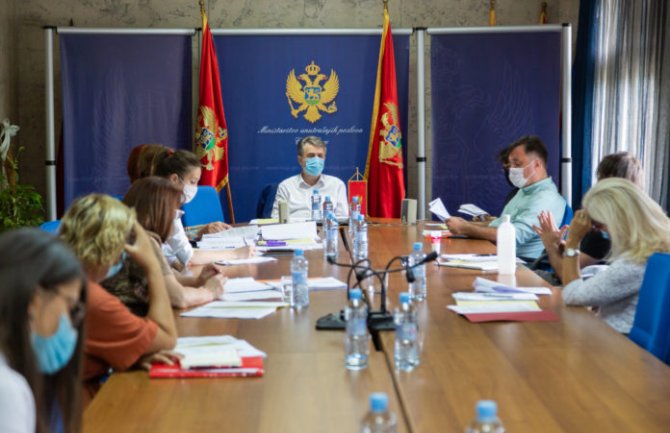 MUP pozvao građane da zamijene istekla dokumenta, Područne jedinice će produžiti radno vrijeme