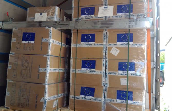 Još 17.000 maski stiglo u Crnu Goru