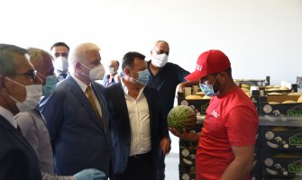 Marković obišao gazdinstvo Volija u Ulcinju: Domaća proizvodnja potvrda naše odgovorne razvojne politike