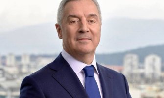Đukanović: Mladi da vjeruju u sebe i da poštuju svoju državu