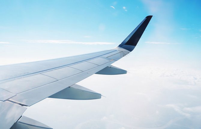 U CG malim avionima stiglo 1.000 turista iz Srbije i Rusije