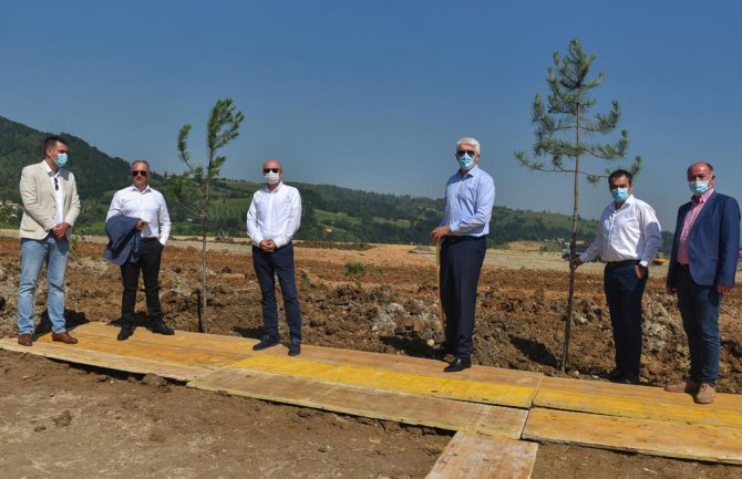 Počela sadnja parka u Pljevljima - na 60 hektara preko 45 hiljada sadnica