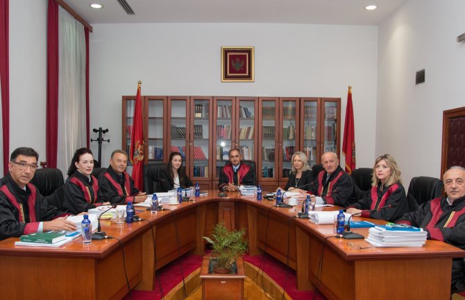 Sporno da li opštinari imaju pravo na sudske troškove