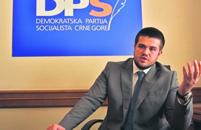 Nikolić: Napadnuta kancelarija DPSa na Draču, potez očajnika 