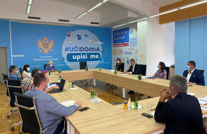 Početak školske godine odgođen za mjesec dana zbog epidemioloških rizika po zdravlje djece