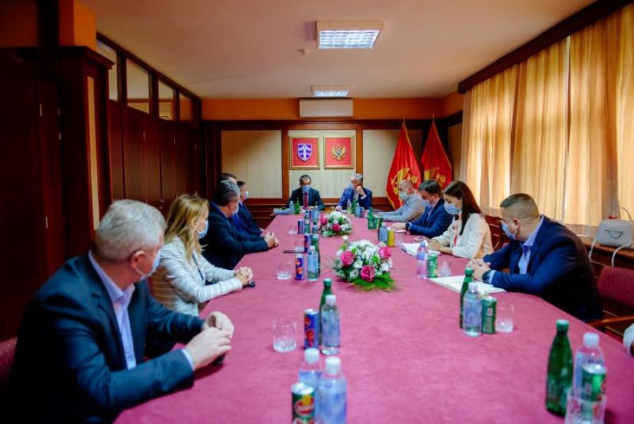 SastanaksarukovodstvomOptine3