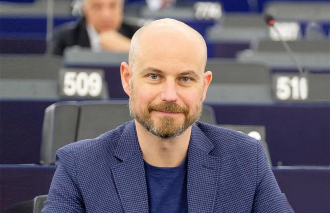 Crna Gora da obezbijedi slobodne i fer izbore, građanima omogućiti korišćenje ustavnih prava bez ograničenja