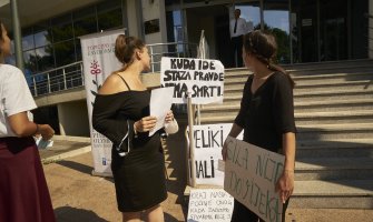 Učenici pisali ministru zbog loše situacije profesorice Milošević: Ona je nama bitna