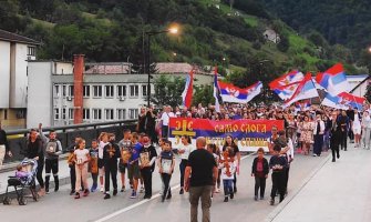 Protestne šetnje u više gradova, 'Oče naš' na trgu u Nikšiću 