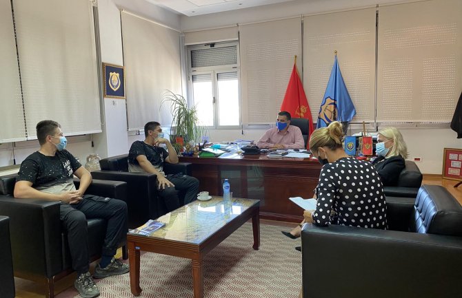 Kusovac čestitao braći Rama upis na fakultet