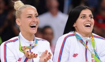 Sestre Dabović podržale koaliciju „Mir je naša nacija“: I u zdravom tijelu zdrav duh je naša nacija!