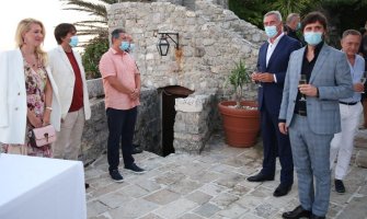 Đukanović se sreo sa uglednim Budvanima