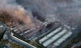 Migranti podmetnuli požar u kampu na Lezbosu, hiljade njih ostalo bez smještaja